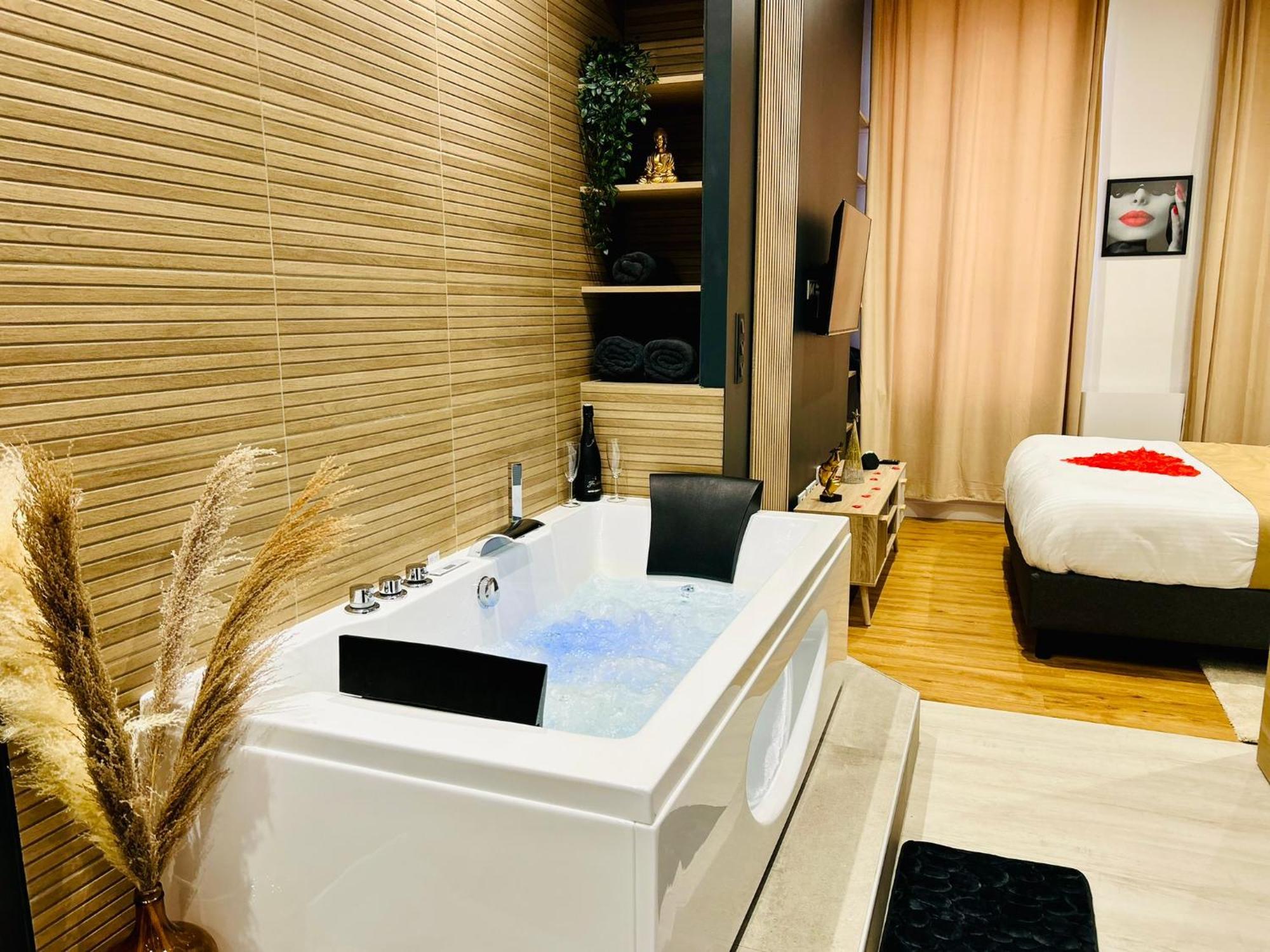 Suite Cosy Jacuzzi Troyes - Secrets D'Ana المظهر الخارجي الصورة